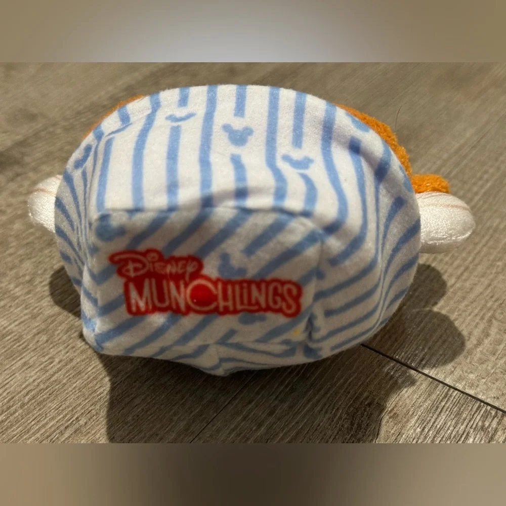 4 Disney Parks Munchlings - Monte Crisco, Creme Brûlée, Onion Ring, Avocado NEW - Picture 15 of 15